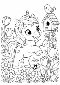 Baby-Einhorn im Blumengarten ist ein kostenloses A4-Ausmalbild mit klaren schwarzen Konturen auf weißem Hintergrund zum Ausdrucken.